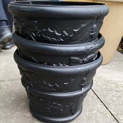 Small Christmas Planters x 3 Black - Stock Clearance