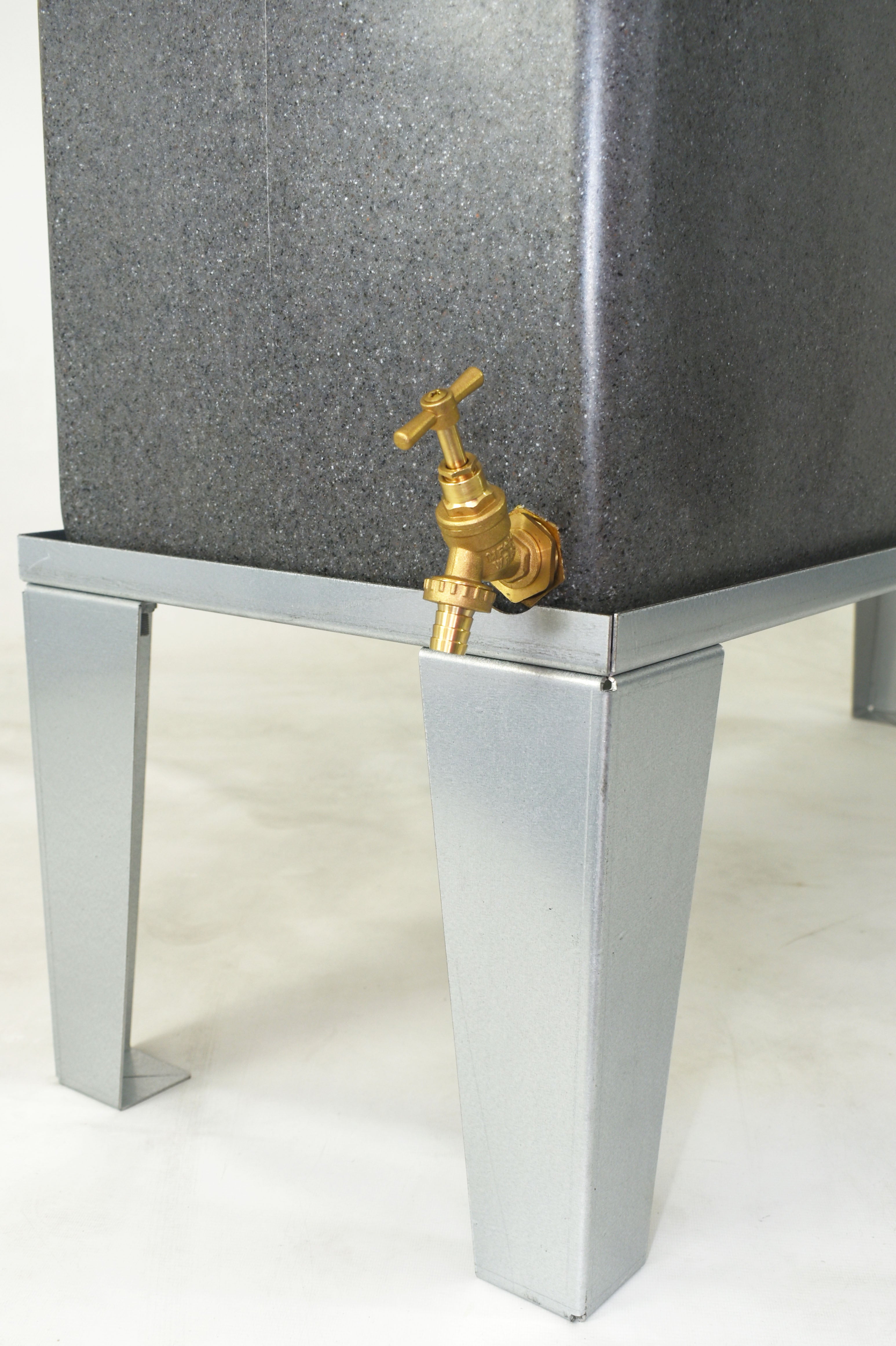 500 Litre Flat Pack Water Butt Stand V3 - Galvanised