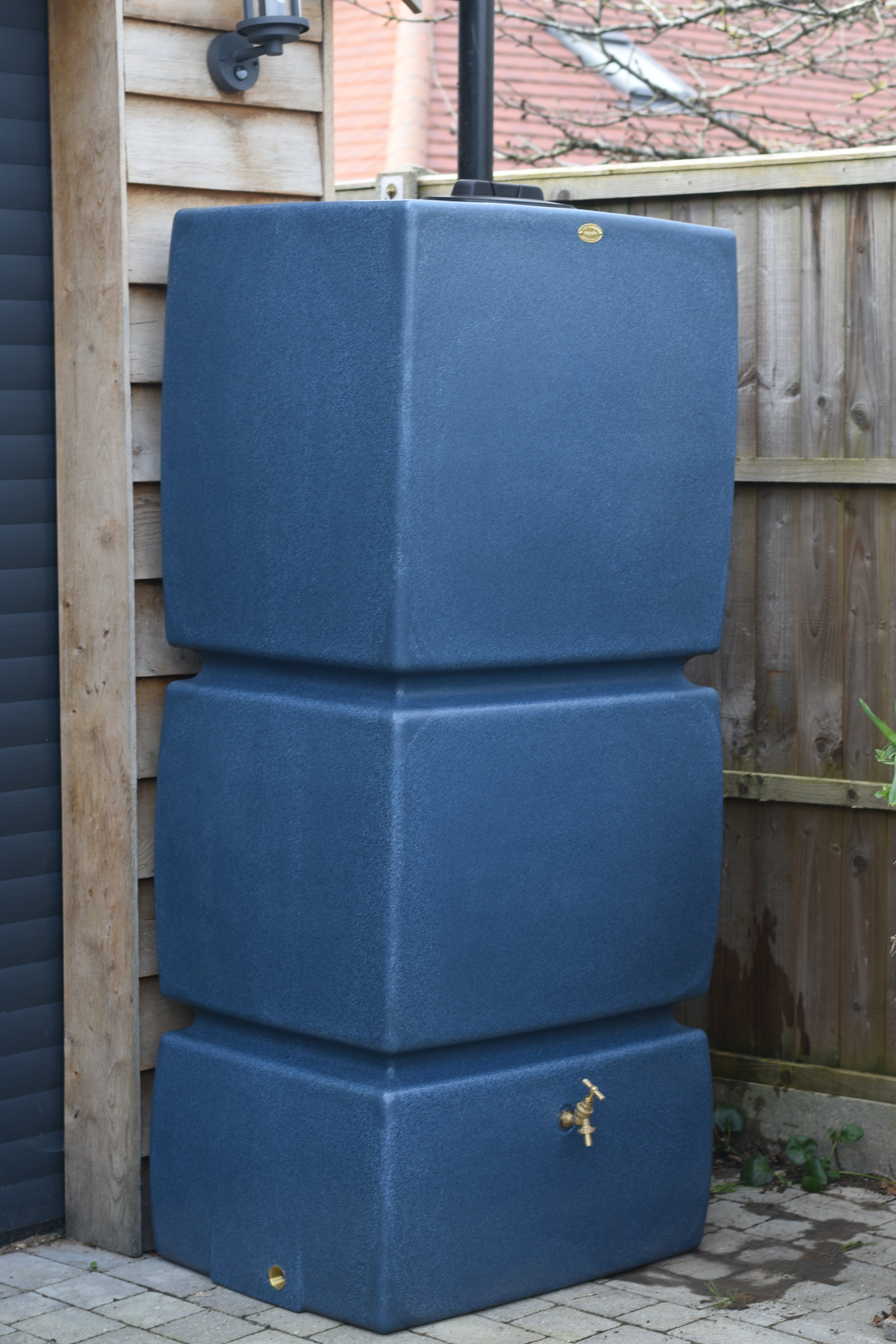 825 Litre Pillar Water Butt in Blue Marble