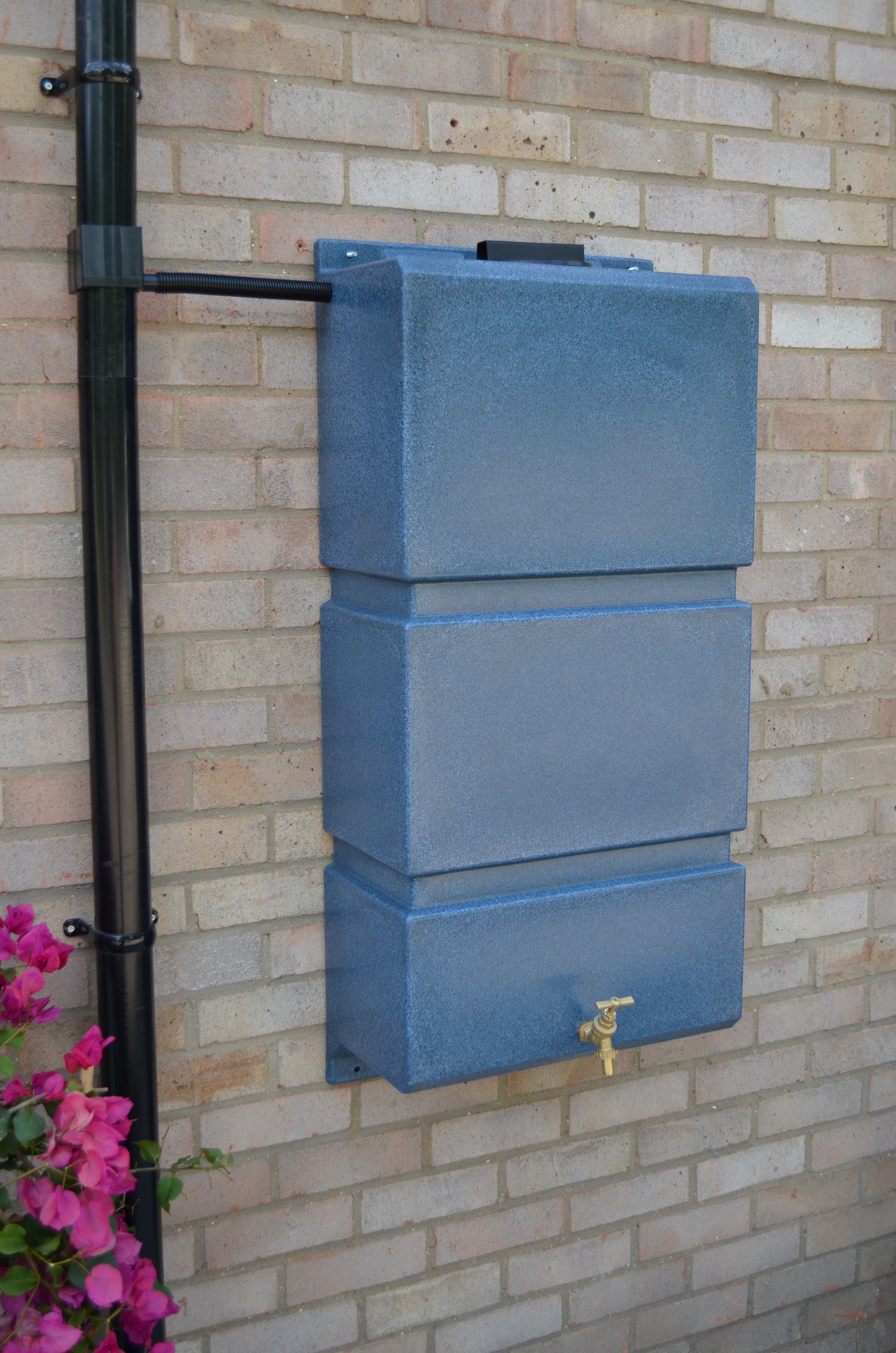 100 Litre Wall Mounted Water Butts - Blue Marble
