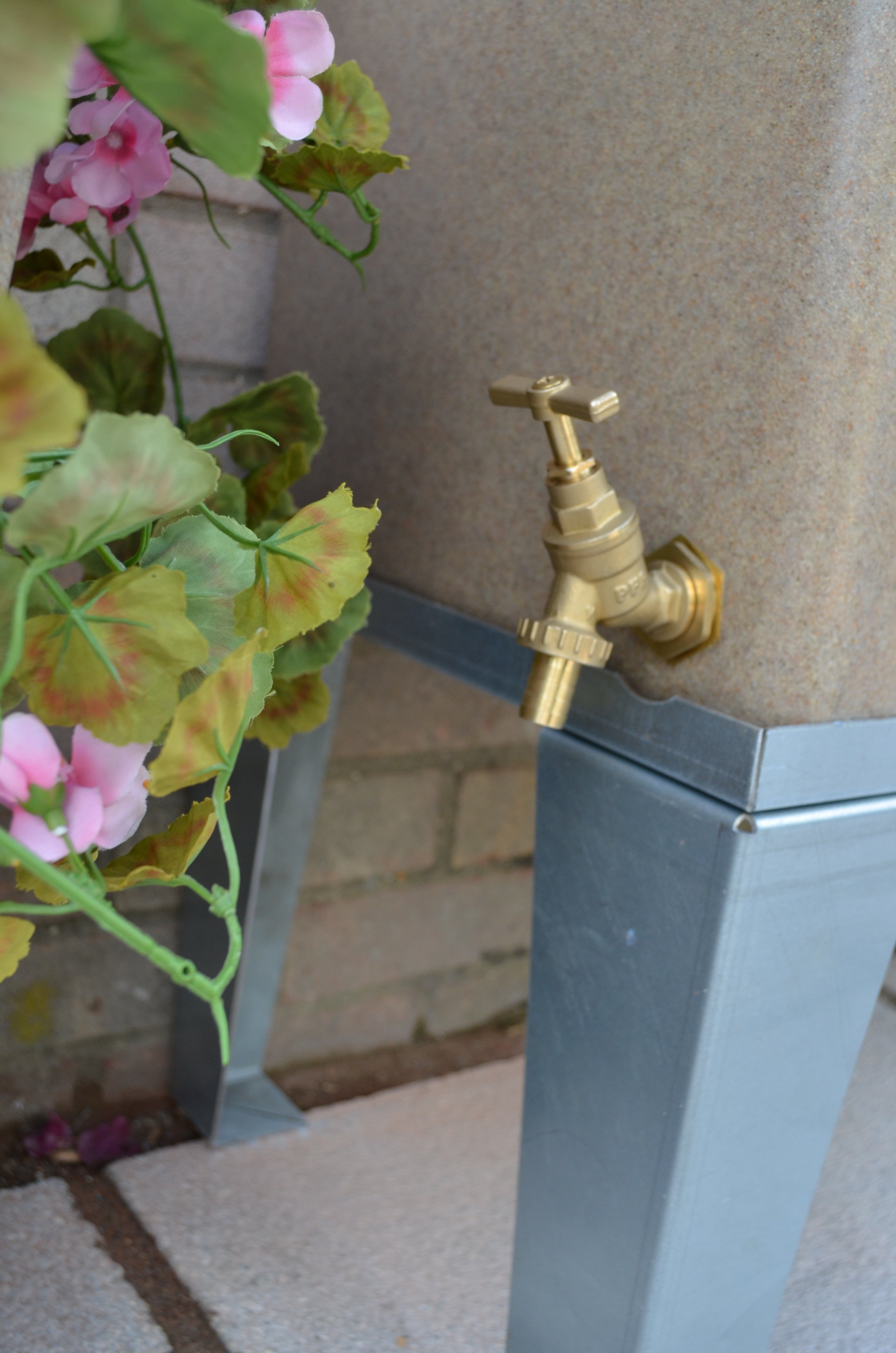 400 Litre Slimline Water Butt in Sandstone