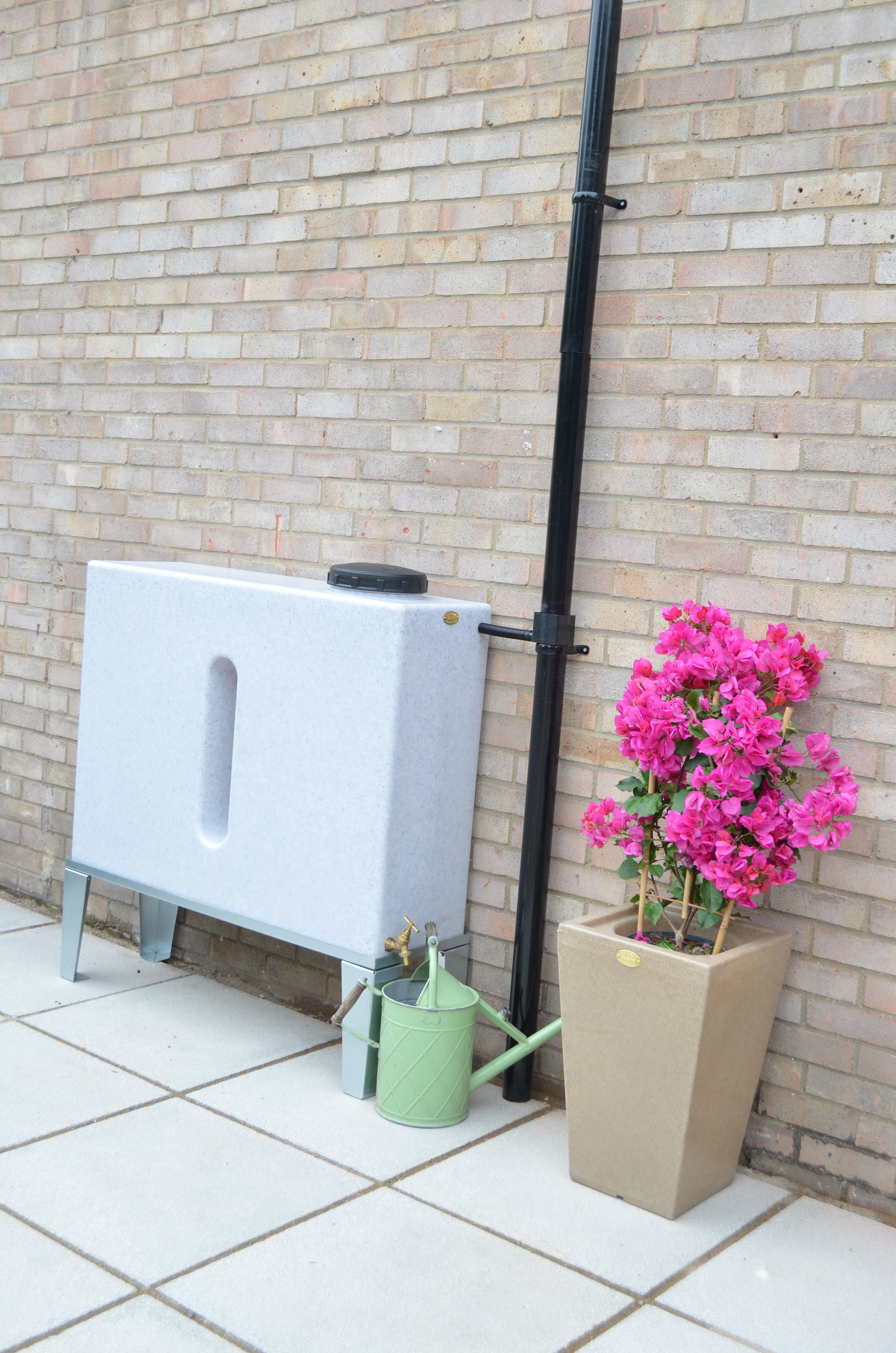 250 Litre Slimline Water Butt in White Marble