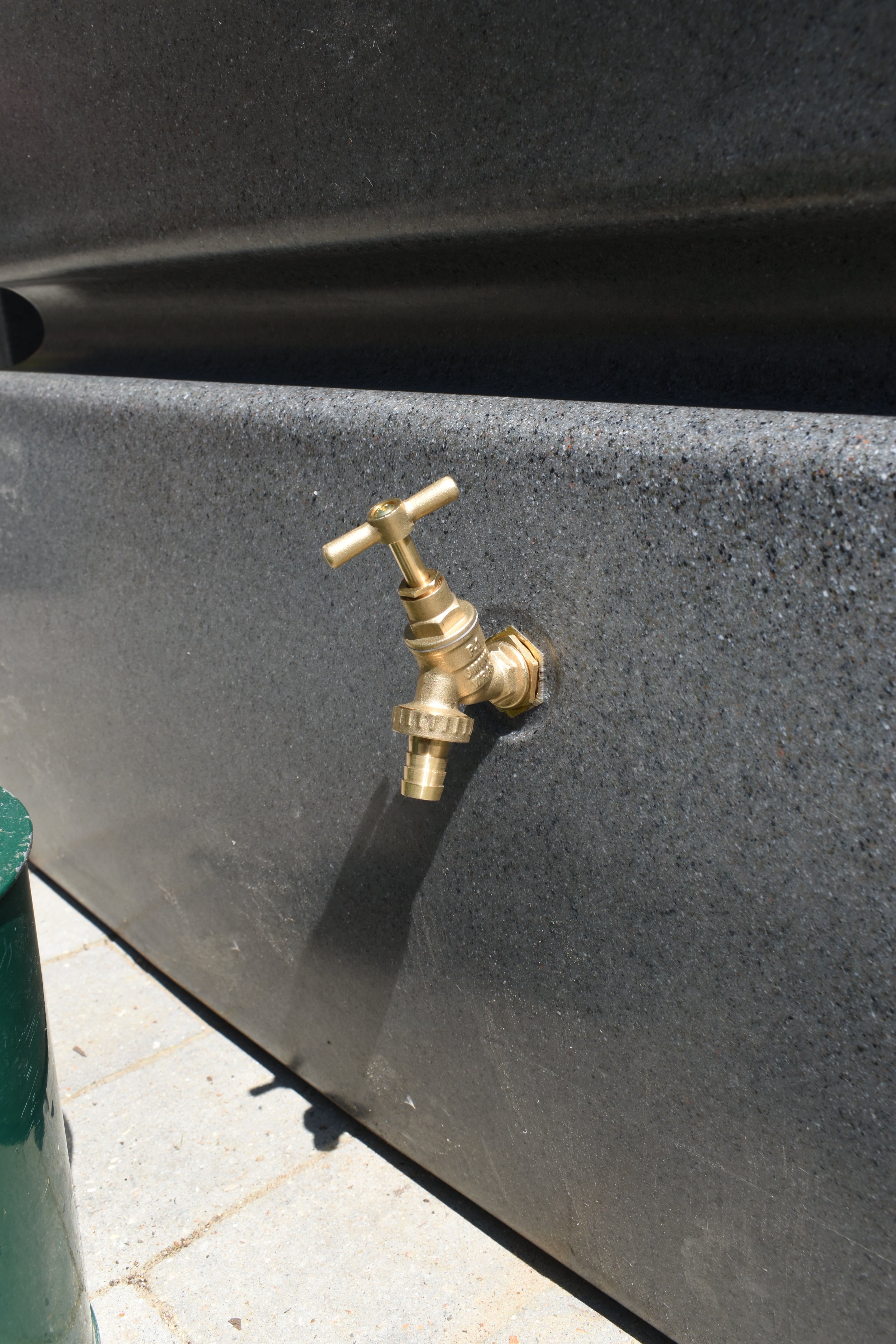 1500 Litre Extra Large Water Butt - Millstone