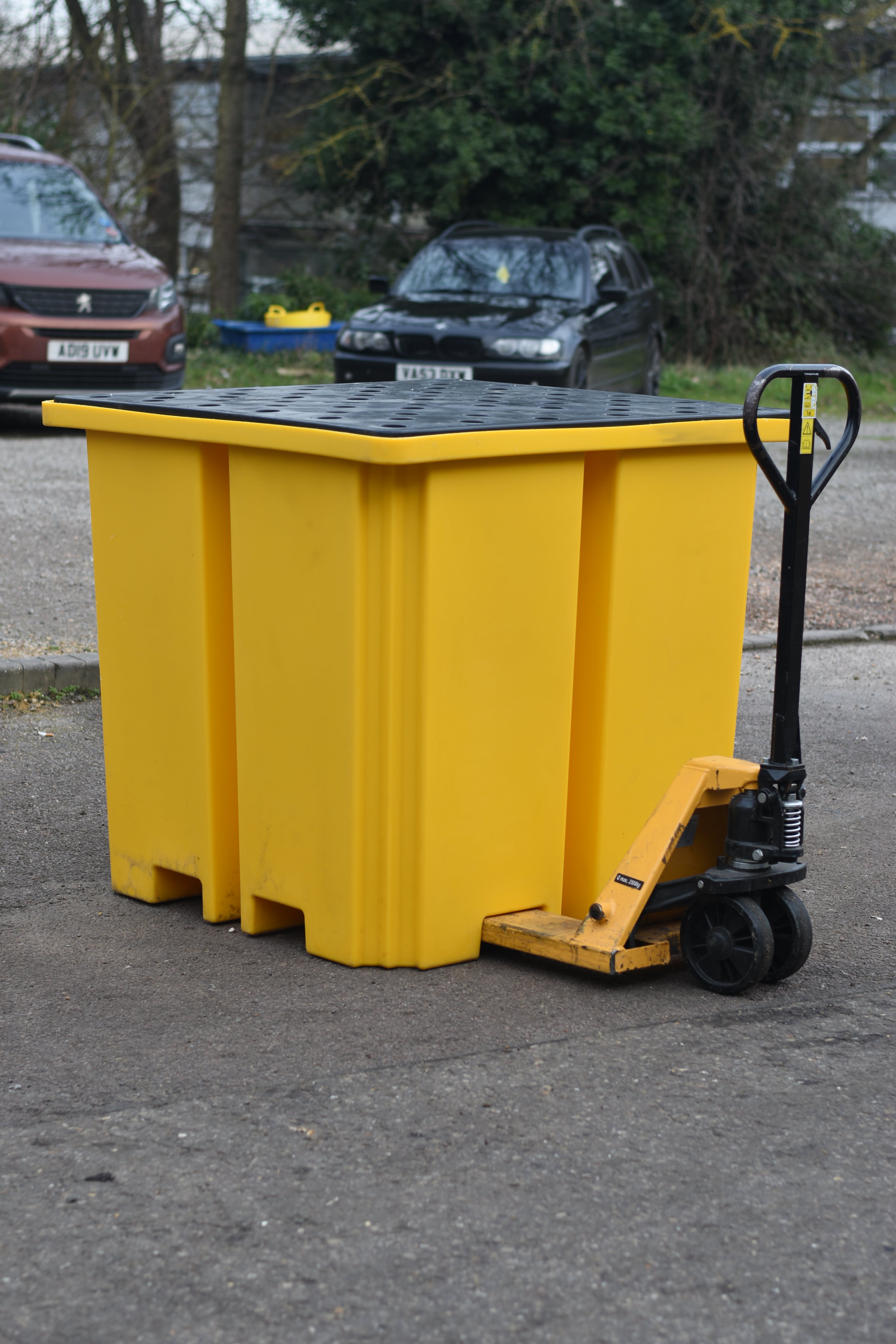 Space Saving IBC Bund Pallet - Yellow with PE Grid
