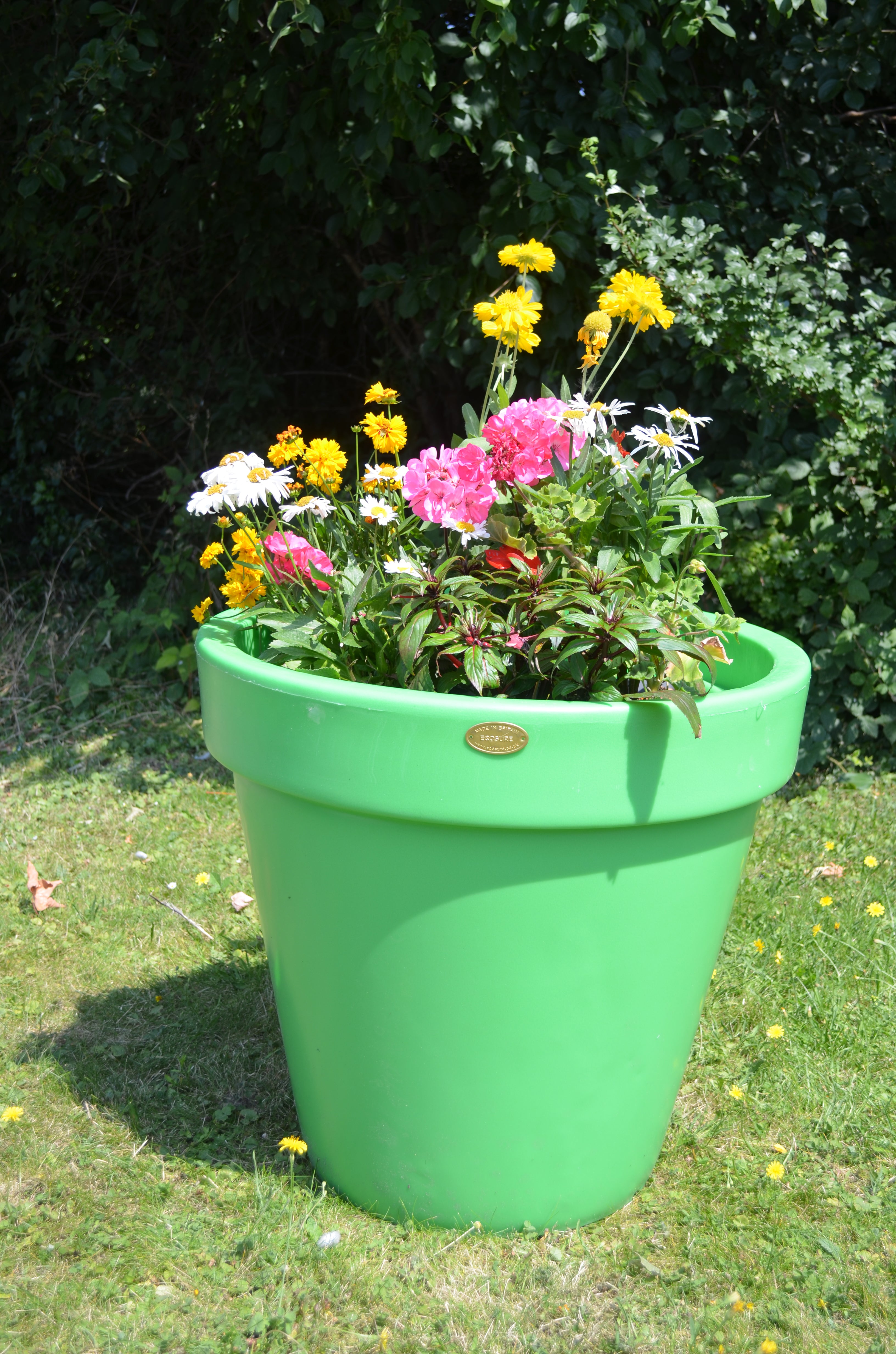 The Classic Garden Planter In Apple Green
